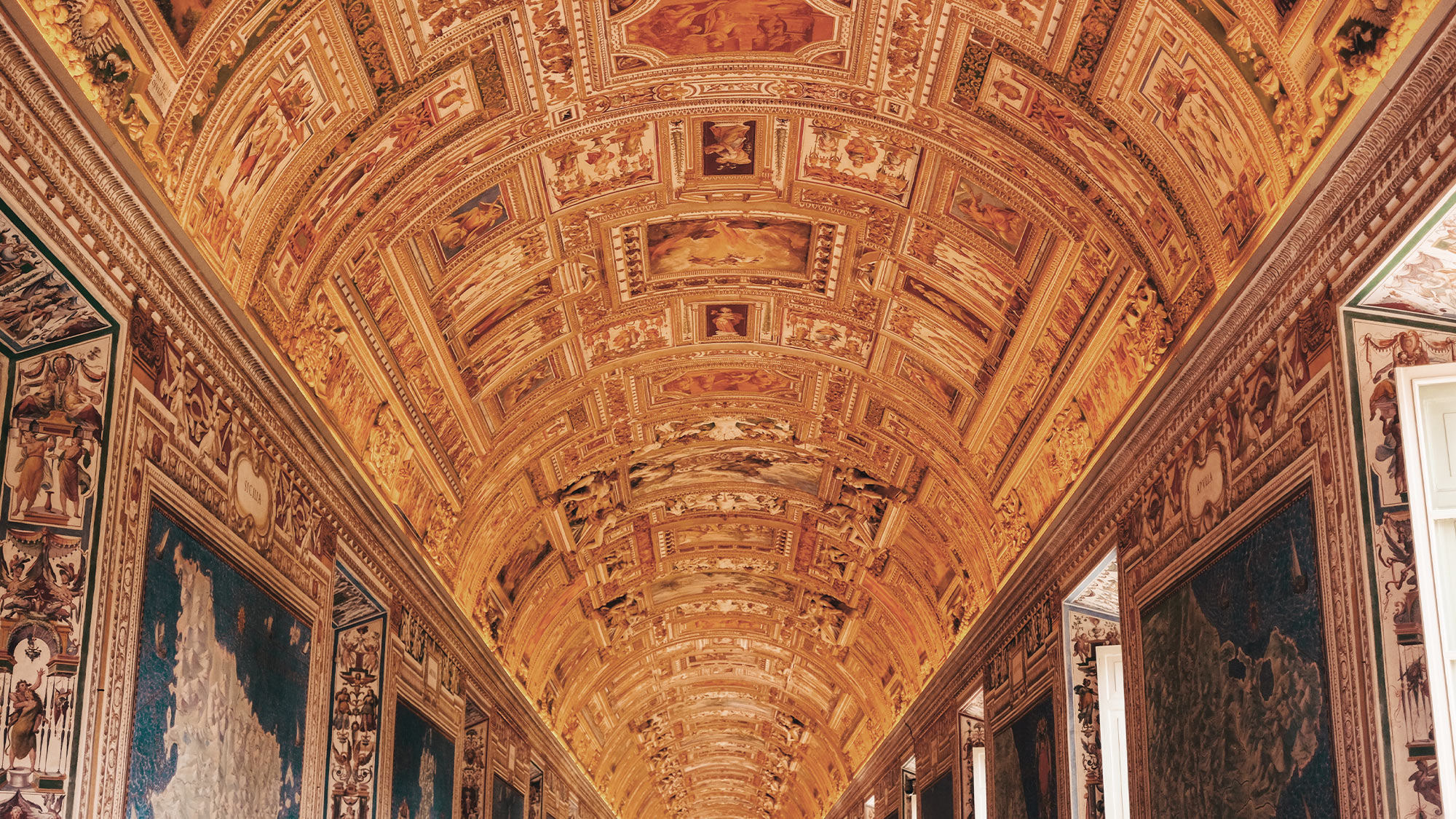 Frescoed barrel-vaulted ceiling of the Gallery of Maps in the Vatican Museums